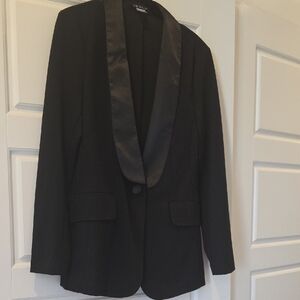 VENUS Black Satin Lapel Blazer